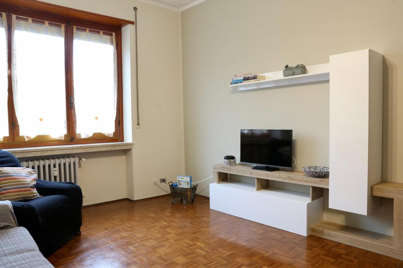 La Casa Dei Nonni - Ampio Trilocale Zona Lingotto Lägenhet Turin Exteriör bild