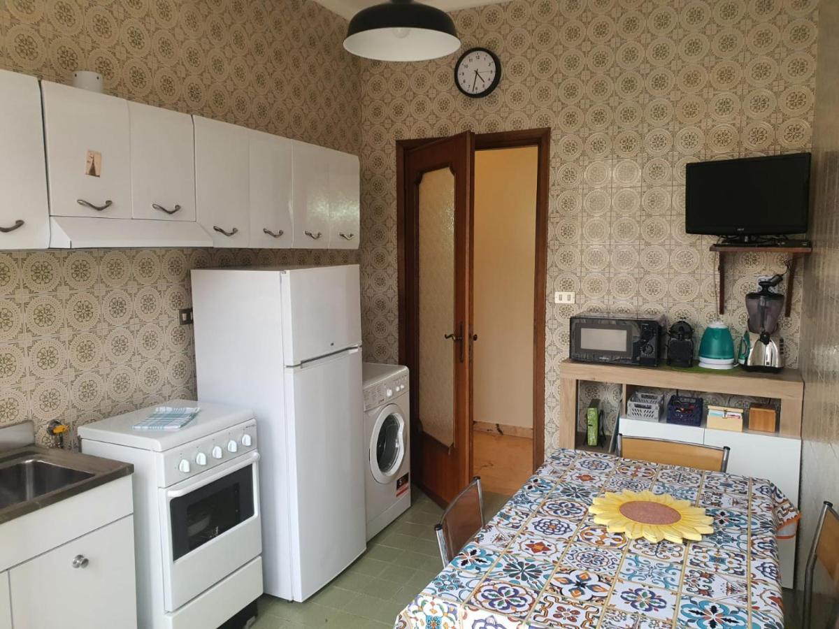 La Casa Dei Nonni - Ampio Trilocale Zona Lingotto Lägenhet Turin Exteriör bild