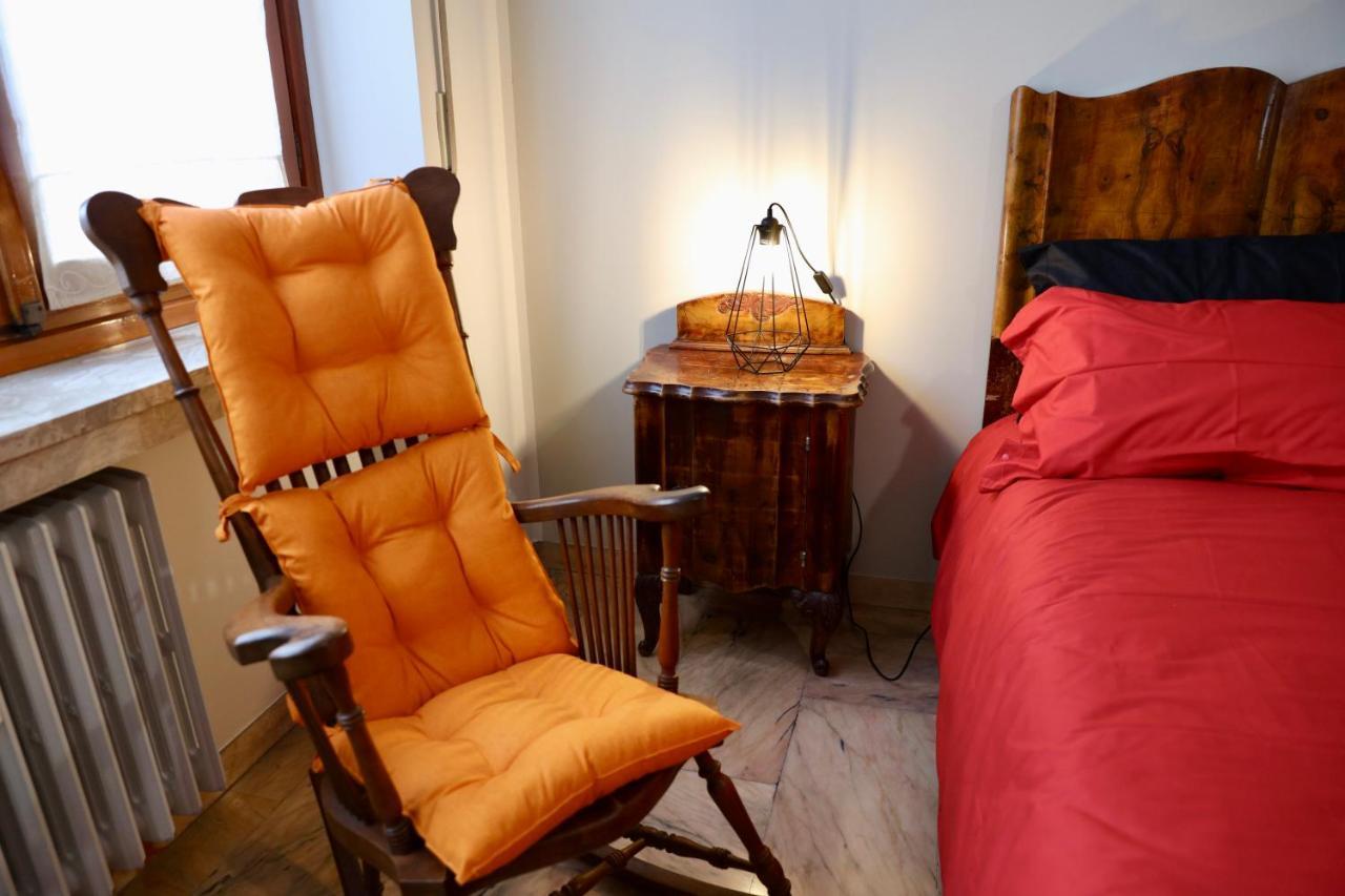 La Casa Dei Nonni - Ampio Trilocale Zona Lingotto Lägenhet Turin Exteriör bild