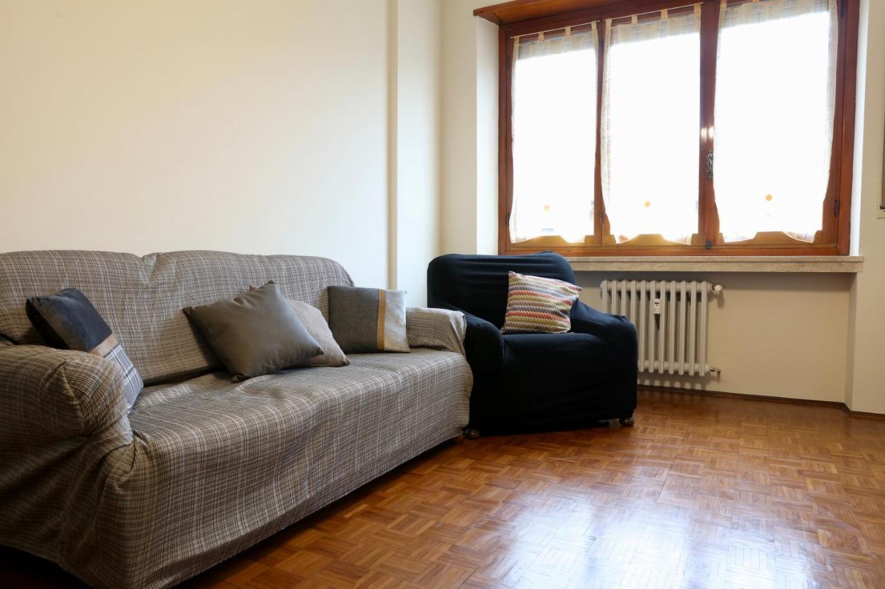 La Casa Dei Nonni - Ampio Trilocale Zona Lingotto Lägenhet Turin Exteriör bild