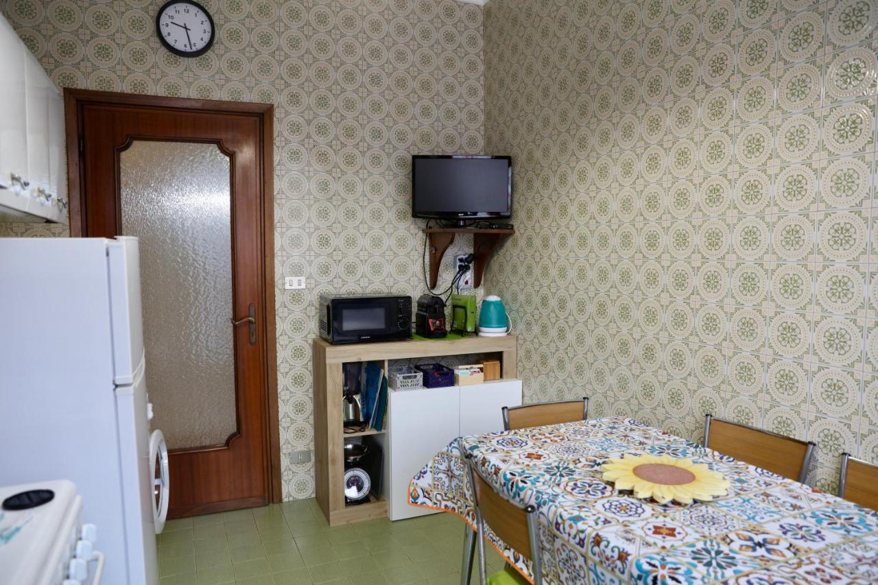La Casa Dei Nonni - Ampio Trilocale Zona Lingotto Lägenhet Turin Exteriör bild